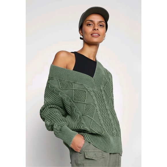 aerie Sweaters - Aerie Oversized Cableknit V Neck Green Sweater, L